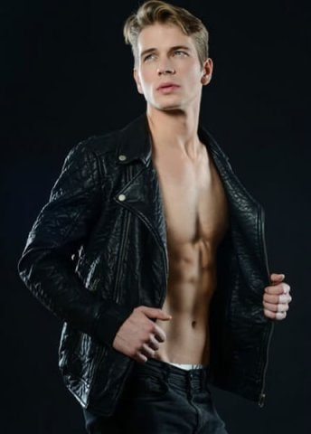 Tamas G.