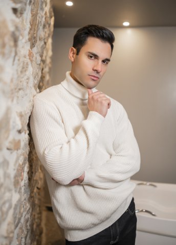 Nikos