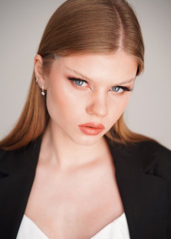 Viktoria K.
